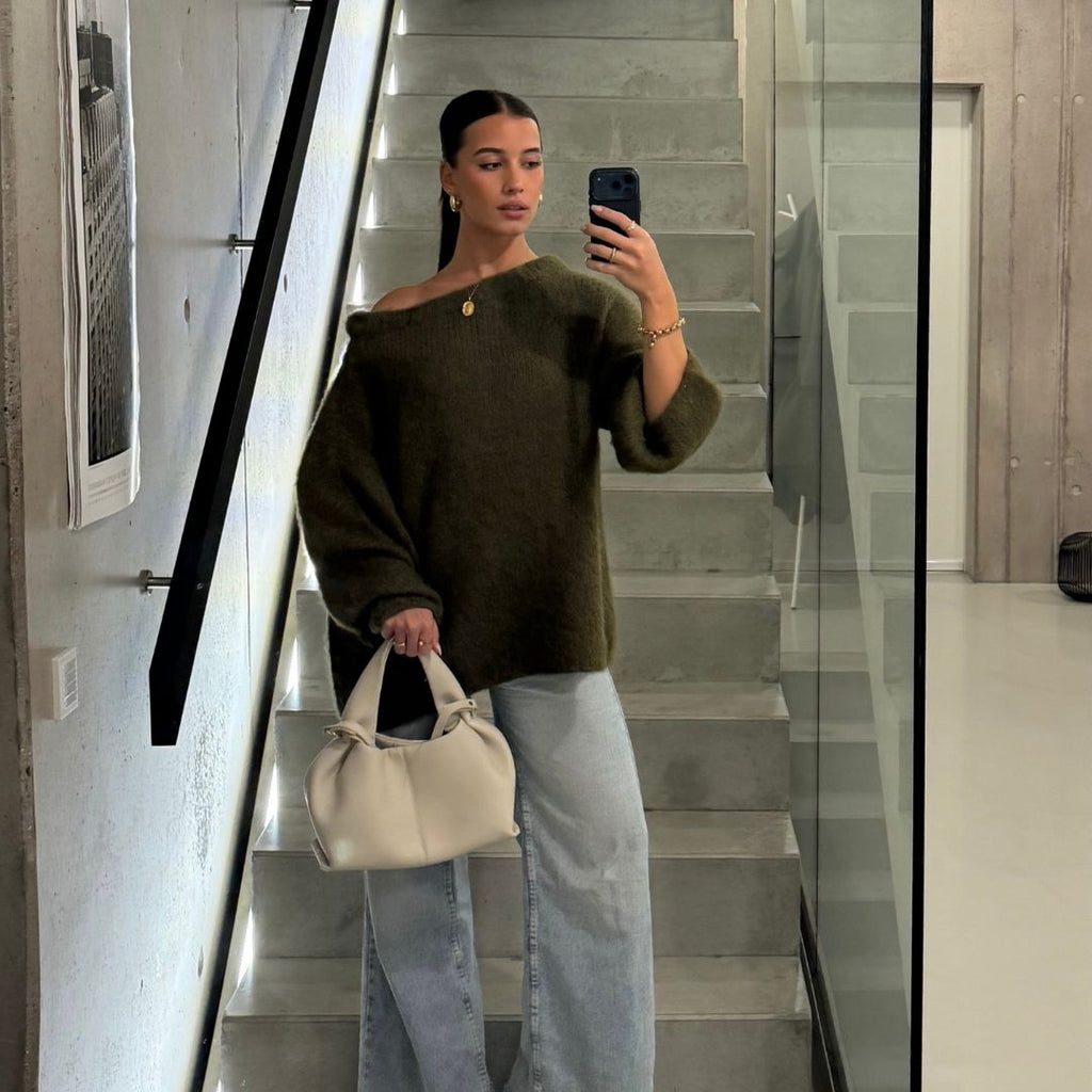 Suéter Ultra Suave con Hombros Descubiertos