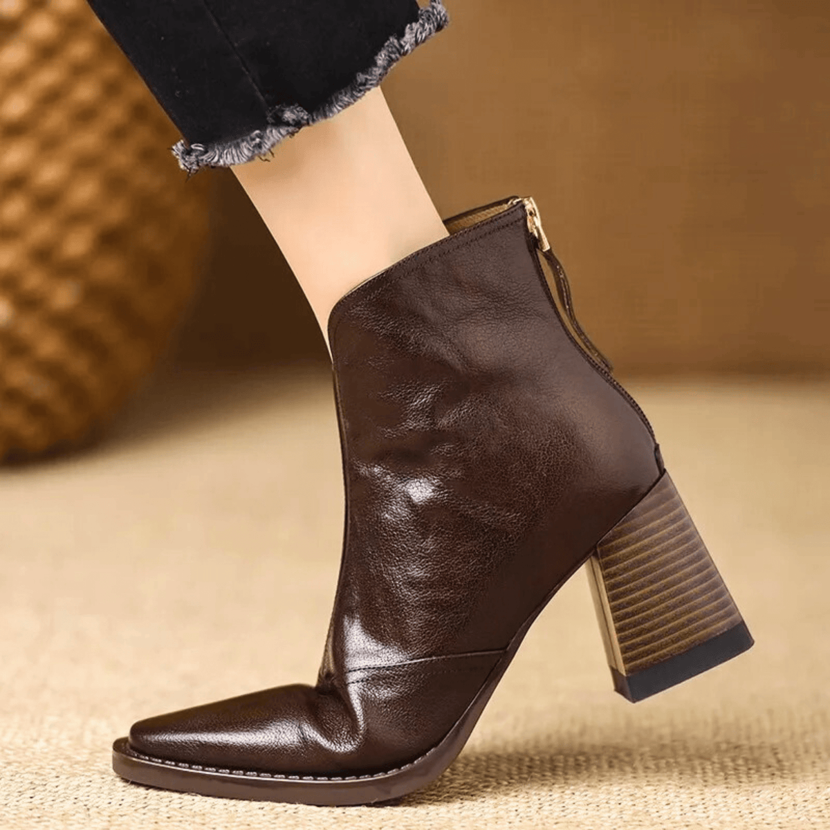 Botas mujer al tobillo con tacón ancho y cierre – estilo elegante urbano